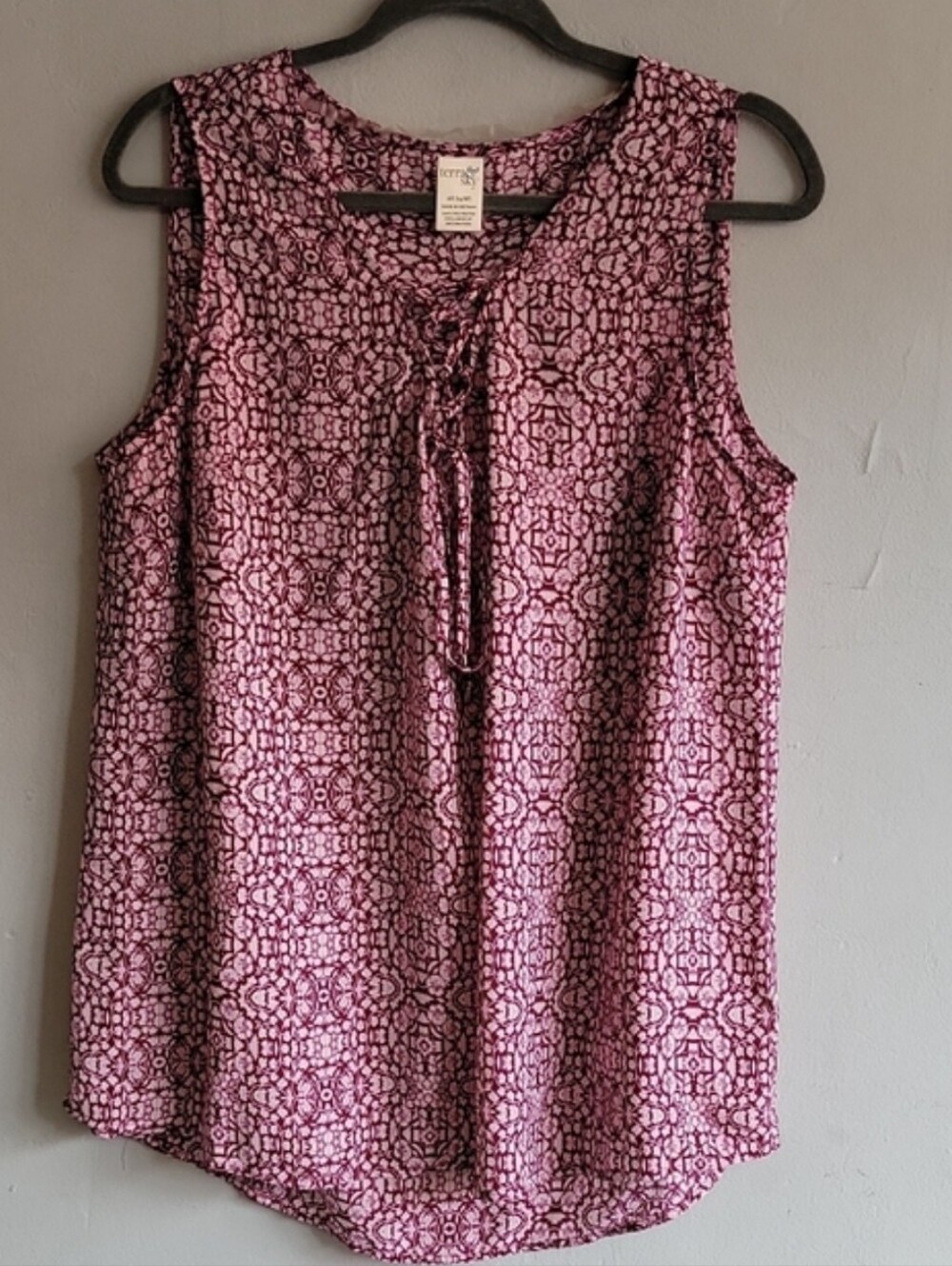 Women's size XL 0X 14 maroon boho print tank top shirt  lace up tie v-neck